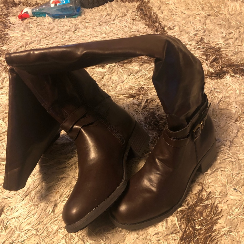 Boots - Picture 4 of 6